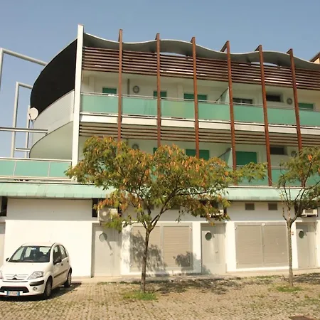 Comfy Flat 200mt From The Beach-beahost Apartment *