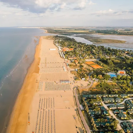 Comfy Flat 200 M From The Beach-beahost Apartmán