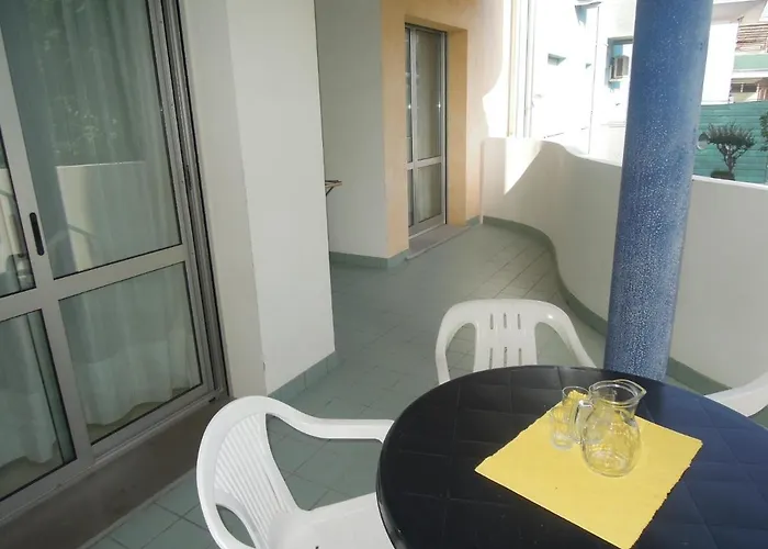 Comfy Flat 200mt From The Beach-beahost 아파트 비비오네