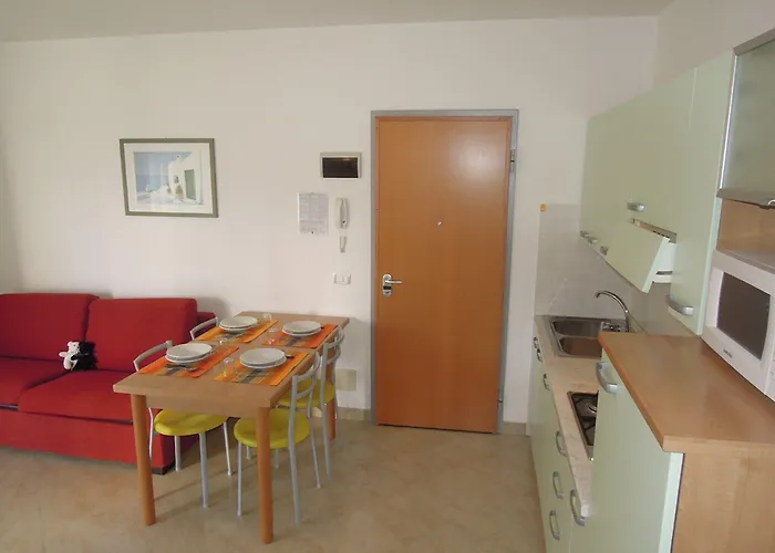 아파트 Comfy Flat 200mt From The Beach-beahost 비비오네